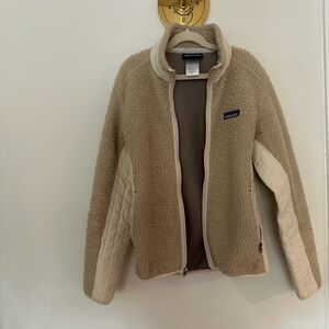 Beige retro fleece Patagonia jacket size small